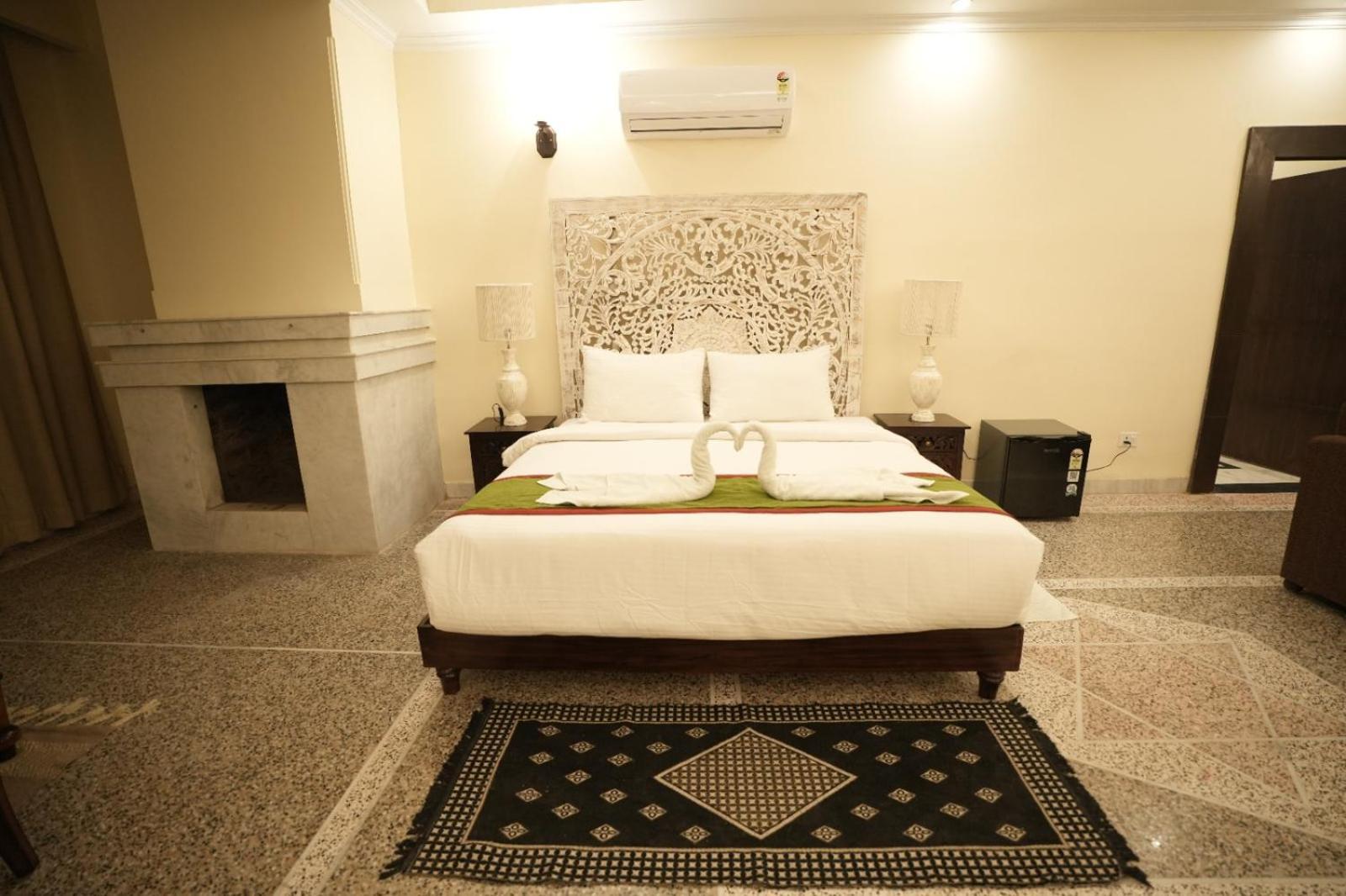 Gautam Hotels & Resorts Khajuraho Exterior photo